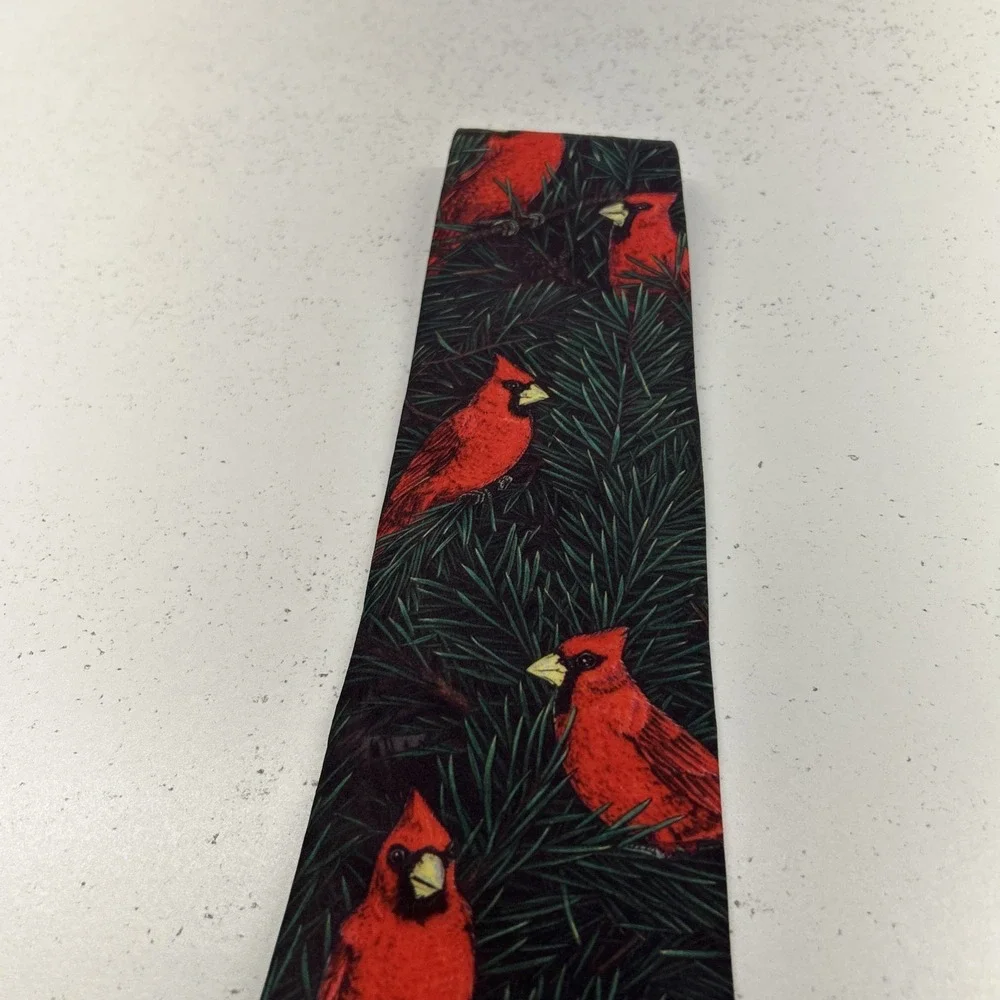 Un-Tied Inc Vintage‎ Cardinal Bird Pine Needle Novelty Necktie Tie
